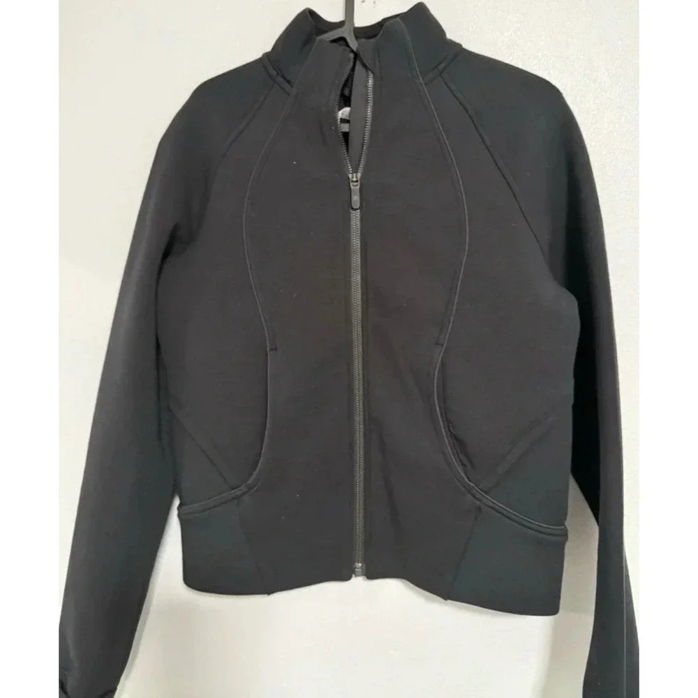 Lululemon size 6 black‎ zip up stretchy bomber jacket with breathable mesh